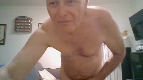 Snapshot of johndesnudado chatting on 06-19-26, 02:05 johndesnudado online show from 06-19-26, 02:05