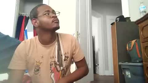 Snapshot of johnjohn6789840055 chatting on 10-24-25, 09:22 John online show from 10-24-25, 09:22