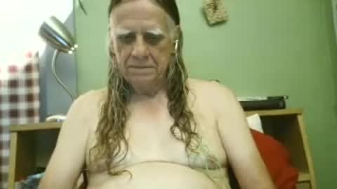 Snapshot of johnnieq1971 chatting on 07-20-26, 12:58 johnnieq1971 online show from 07-20-26, 12:58