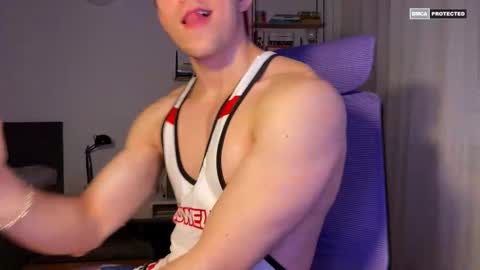 Snapshot of johnnnyhorny chatting on 10-29-25, 06:31 Johnny online show from 10-29-25, 06:31