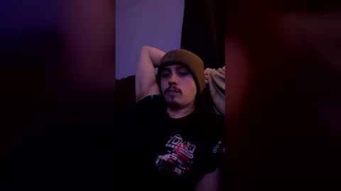 Snapshot of johnny981047 chatting on 02-21-26, 04:35 johnny981047 online show from 02-21-26, 04:35