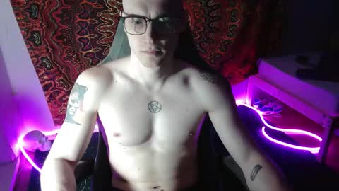 Johnny online show from 03-09-26, 05:50