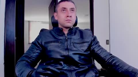 Johnny online show from 06-08-26, 12:27
