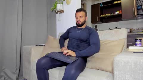 JOHNNY online show from 12-11-24, 10:27