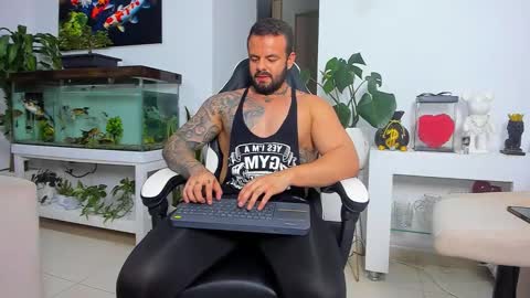 JOHNNY online show from 10-07-25, 11:46