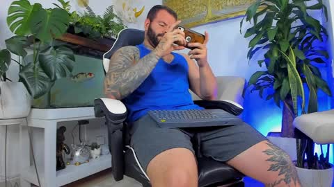 JOHNNY online show from 04-04-26, 01:37