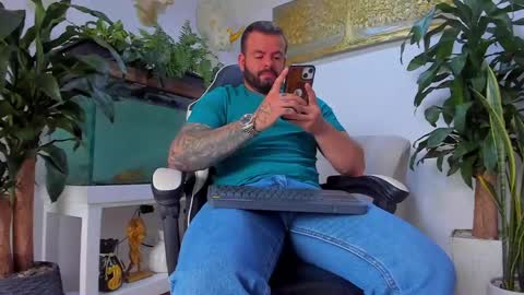 JOHNNY online show from 04-25-26, 09:56