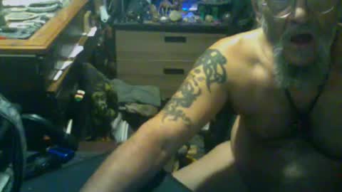 Snapshot of johnnyshung1 chatting on 12-18-25, 07:09 johnnyshung1 online show from 12-18-25, 07:09