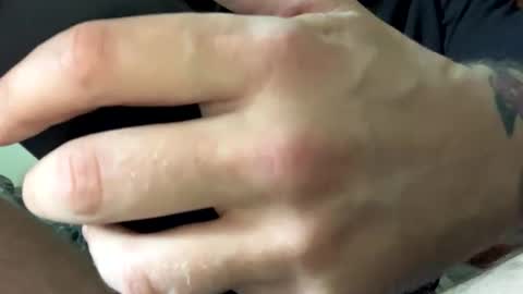 Snapshot of johnson080607 chatting on 03-05-26, 08:43 Mark online show from 03-05-26, 08:43