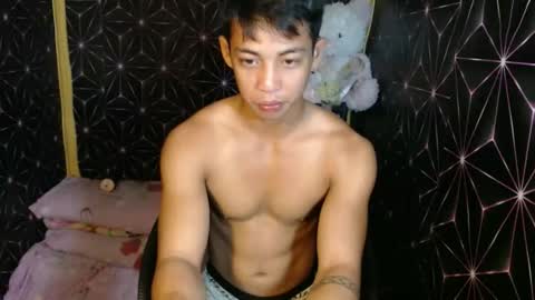 Snapshot of johnydestroyer chatting on 12-18-25, 11:00 johnydestroyer online show from 12-18-25, 11:00