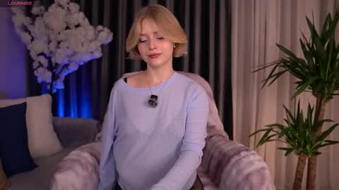 Paula online show from 09-26-25, 02:37