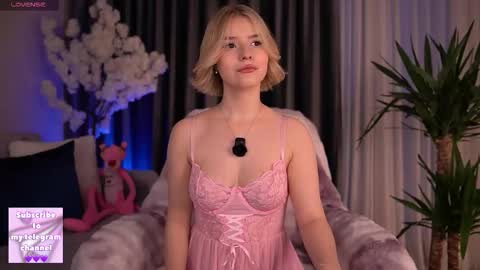 Paula online show from 11-15-25, 03:59