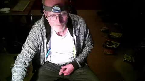 Snapshot of jointhechat chatting on 03-09-25, 01:25 Dirty Harry online show from 03-09-25, 01:25