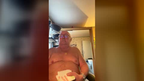 Snapshot of jojo60000529566 chatting on 12-16-25, 08:30 jojo60000529566 online show from 12-16-25, 08:30