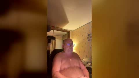 Snapshot of jojo60000529566 chatting on 12-18-25, 06:52 jojo60000529566 online show from 12-18-25, 06:52