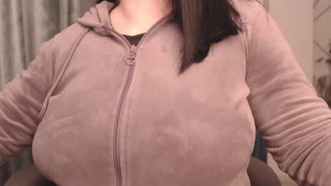 Snapshot of jokissy chatting on 03-12-25, 05:07 jokissy online show from 03-12-25, 05:07