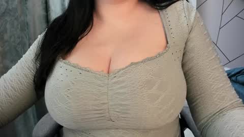 Jolene online show from 01-01-25, 03:46