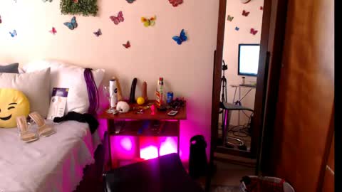 Snapshot of jolie_mature_ chatting on 06-06-26, 07:29 Jolie Mature online show from 06-06-26, 07:29