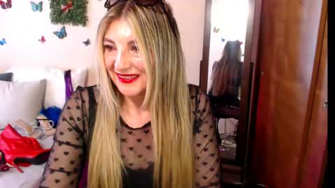 Snapshot of jolie_mature_ chatting on 06-11-26, 09:57 Jolie Mature online show from 06-11-26, 09:57