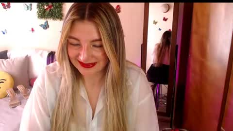 Snapshot of jolie_mature_ chatting on 06-20-26, 07:38 Jolie Mature online show from 06-20-26, 07:38