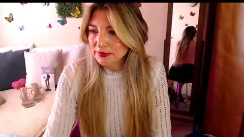 Snapshot of jolie_mature_ chatting on 07-04-26, 07:42 Jolie Mature online show from 07-04-26, 07:42