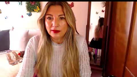 Snapshot of jolie_mature_ chatting on 07-12-26, 05:48 Jolie Mature online show from 07-12-26, 05:48