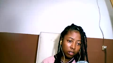 joliekah27 online show from 02-16-25, 01:58