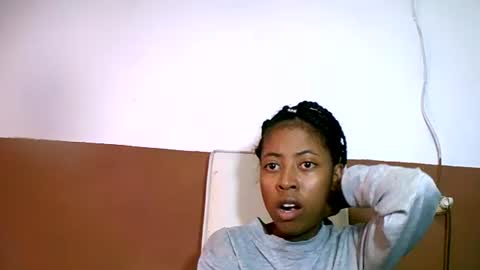 joliekah27 online show from 02-16-25, 05:04