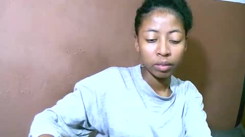 joliekah27 online show from 03-07-25, 04:00