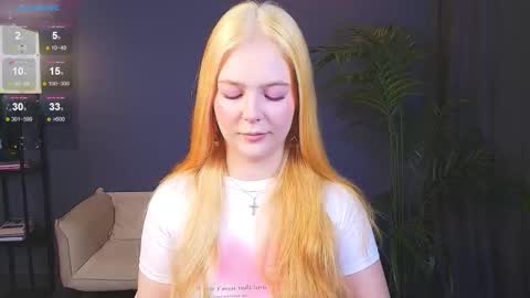 Snapshot of jolly_bean chatting on 11-21-25, 03:05 Polly online show from 11-21-25, 03:05