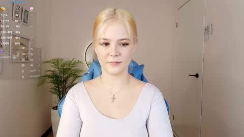 Snapshot of jolly_bean chatting on 11-30-25, 03:32 Polly online show from 11-30-25, 03:32