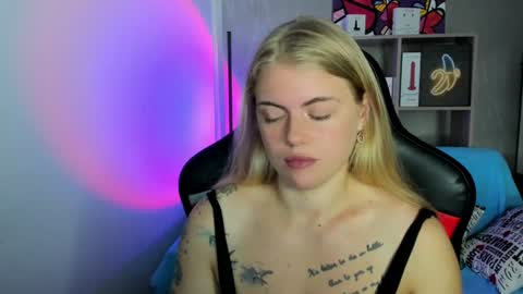 Jolly online show from 07-31-26, 02:55