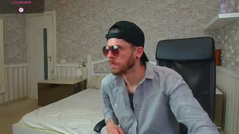 JonahShaw online show from 06-18-26, 04:13