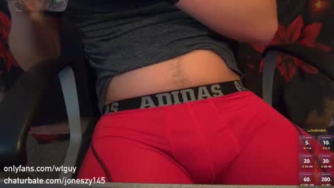 Snapshot of joneszy145 chatting on 02-01-26, 05:17 WhteGuy online show from 02-01-26, 05:17