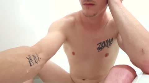 Snapshot of jonk8857 chatting on 05-07-26, 01:00 Sexy69Leo1 online show from 05-07-26, 01:00