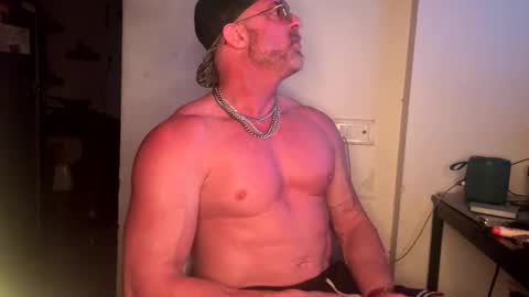 Snapshot of jonnycockfill chatting on 11-19-25, 10:10 Jonny Cockfill online show from 11-19-25, 10:10