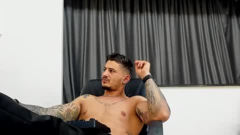 Snapshot of jonnyporn1 chatting on 01-18-25, 12:02 jonnyporn1 online show from 01-18-25, 12:02