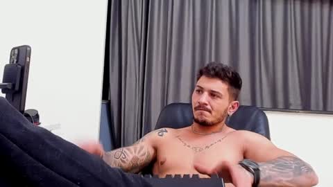 Snapshot of jonnyporn1 chatting on 01-27-25, 01:48 jonnyporn1 online show from 01-27-25, 01:48