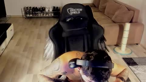 Snapshot of jonnyporn1 chatting on 12-16-25, 09:20 jonnyporn1 online show from 12-16-25, 09:20