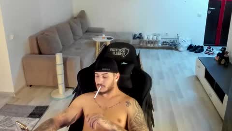 Snapshot of jonnyporn1 chatting on 01-07-26, 06:43 jonnyporn1 online show from 01-07-26, 06:43