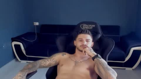 Snapshot of jonnyporn1 chatting on 03-12-26, 01:17 jonnyporn1 online show from 03-12-26, 01:17