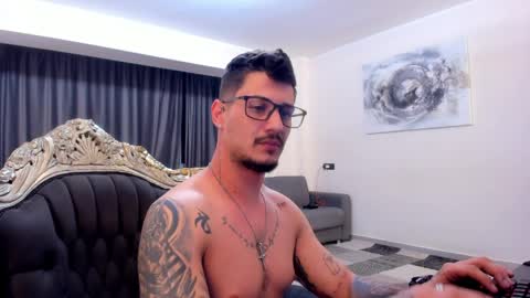 jonnyporn1 online show from 04-07-26, 09:48