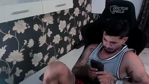 jonnyporn1 online show from 07-09-26, 12:04