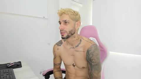 Snapshot of jose_wc chatting on 03-08-26, 07:06 jose_wc online show from 03-08-26, 07:06