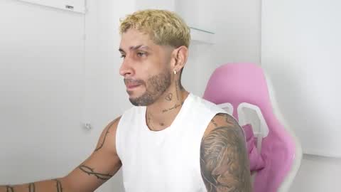 Snapshot of jose_wc chatting on 03-25-26, 04:29 jose_wc online show from 03-25-26, 04:29