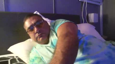 Snapshot of josehosebb chatting on 01-19-25, 11:21 josehosebb online show from 01-19-25, 11:21