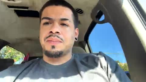Snapshot of joselopez22331 chatting on 05-27-26, 02:36 J online show from 05-27-26, 02:36