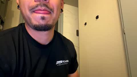 Snapshot of joselopez22331 chatting on 06-08-26, 06:25 J online show from 06-08-26, 06:25