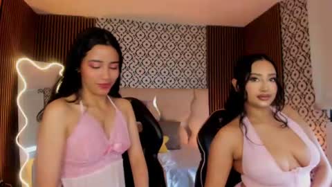 Snapshot of joselyn_tay chatting on 07-19-26, 01:15 Joselyn online show from 07-19-26, 01:15