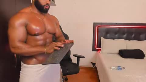 Snapshot of joseph_palacios chatting on 11-01-25, 01:18 joseph palacios online show from 11-01-25, 01:18